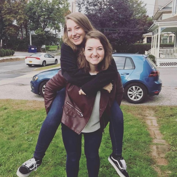 Meet your Posher, Kim - Picture 1 of 1